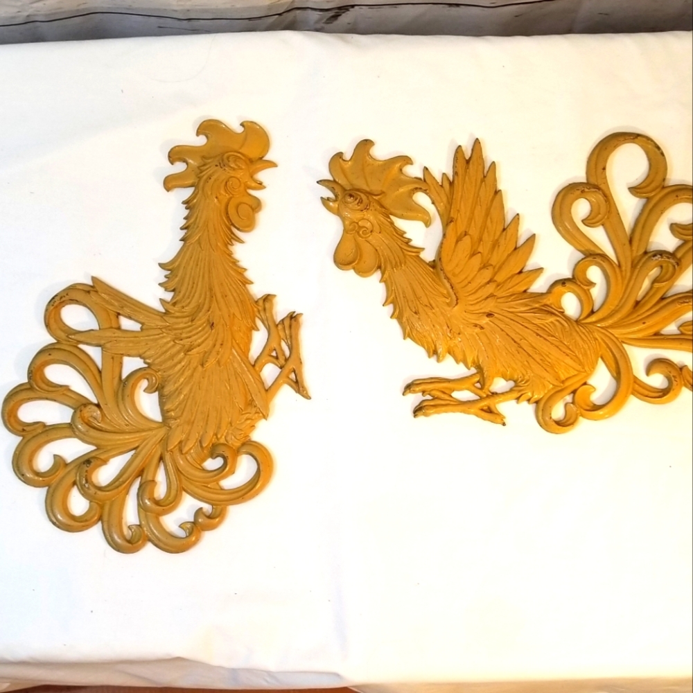 Roosters vintage 1950s metal Farmhouse Fighting Cocks Vermay Brand